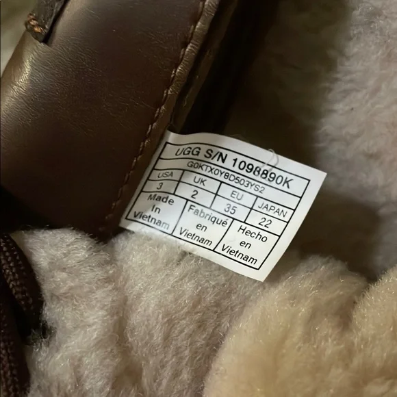 UGG Brown and Black Waterproof Boots with Traction Sole - Picture 11 of 13